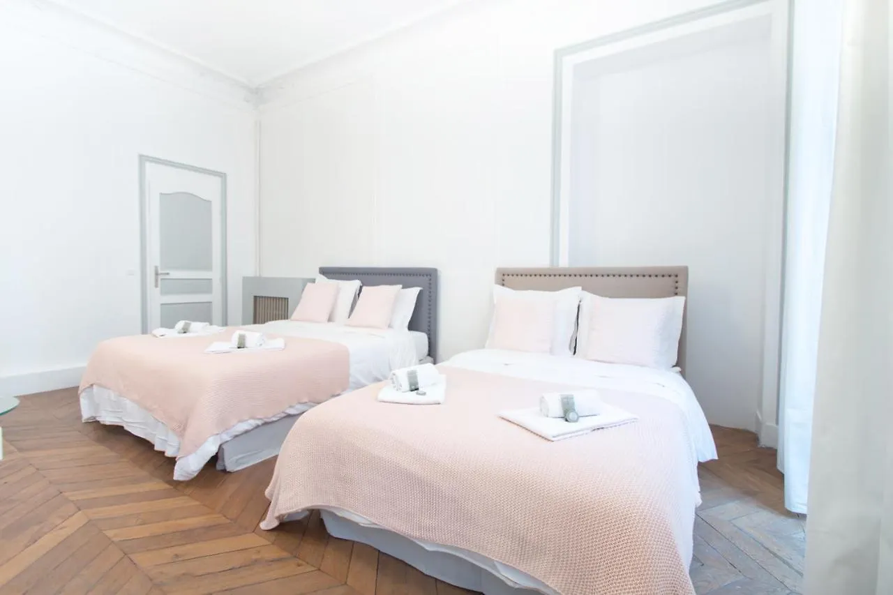 Aparthotel Dreamyflat - Champs Elysees Paryż 2*,