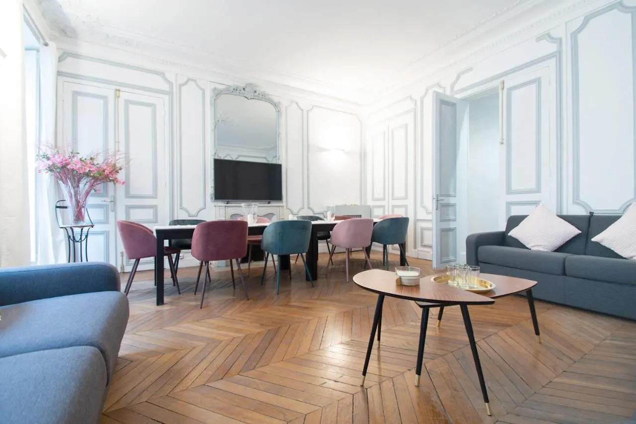 Aparthotel Dreamyflat - Champs Elysees Paryż